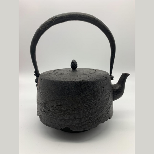 Ubaguchi Mozuya Gata Shape Japan Tetsubin Iron Kettle by Koizumi Nizaemon XI