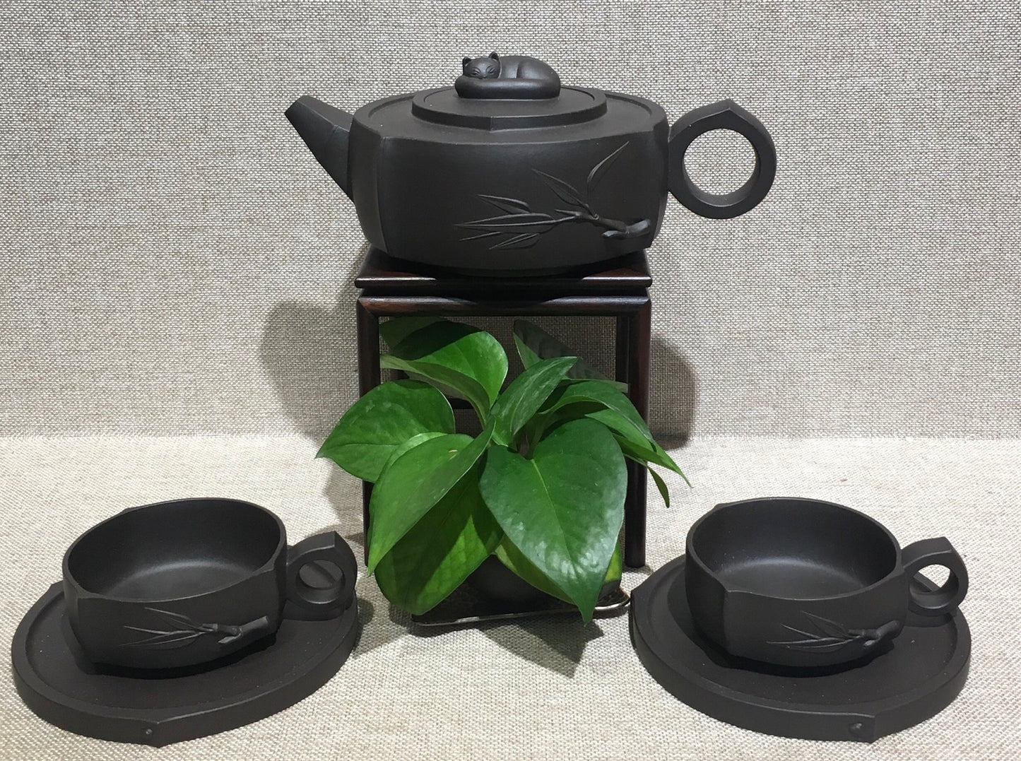 Zisha teapot Bear & Bamboo, handmade by Artist Level 1, Cao Yanping (L1-2012) Hei Ni