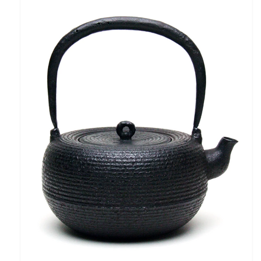 Ohitomemon Uba Guchi Gata Shape Japan  Tetsubin Iron Kettle by Koizumi Nizaemon XI