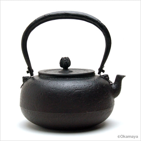 Yuzu Gata Shape Japan Tetsubin Iron Kettle by Koizumi Nizaemon XI