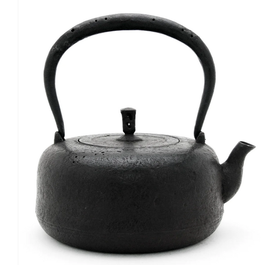 Taka Dora Gata “Tall Copper Gong” Shape Japan Tetsubin Iron Kettle by Koizumi Nizaemon XI