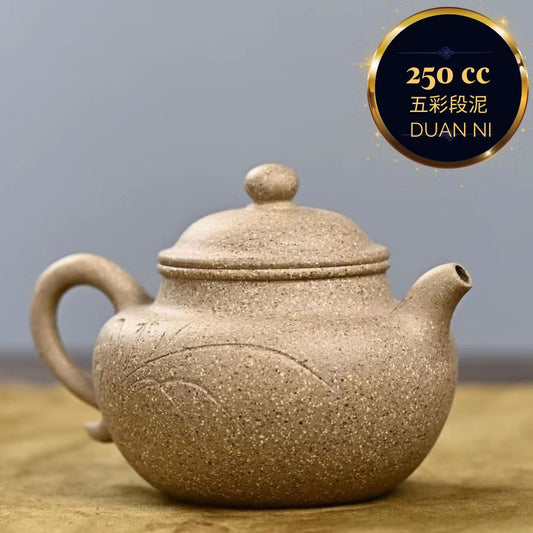 Zisha teapot Lian Zi, handmade by artist Level 3, YU Zhen(L3-2018)DUAN NI