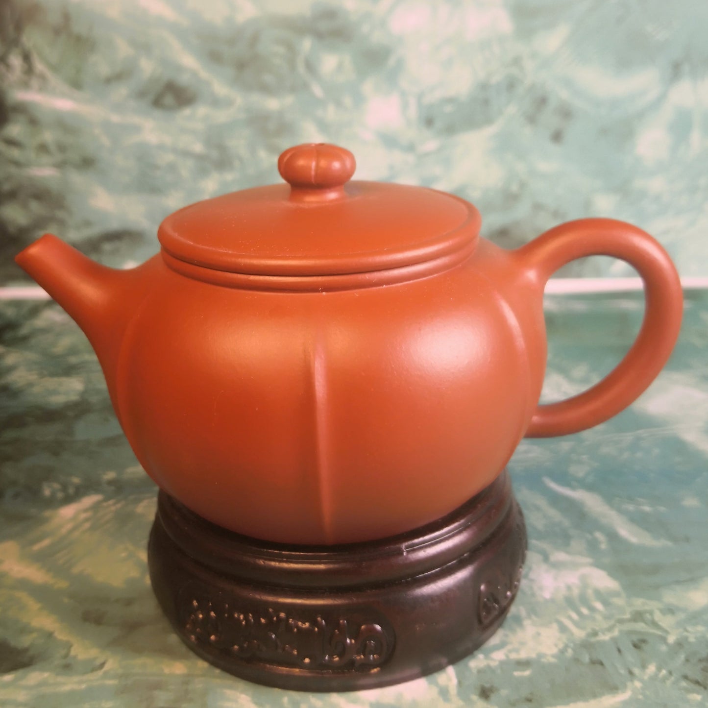 Zisha teapot Lotus Petals, handmade by artist Level 4, TANG Li-Jie 唐丽洁(L4-2019) 朱泥紫砂壶 “莲瓣”
