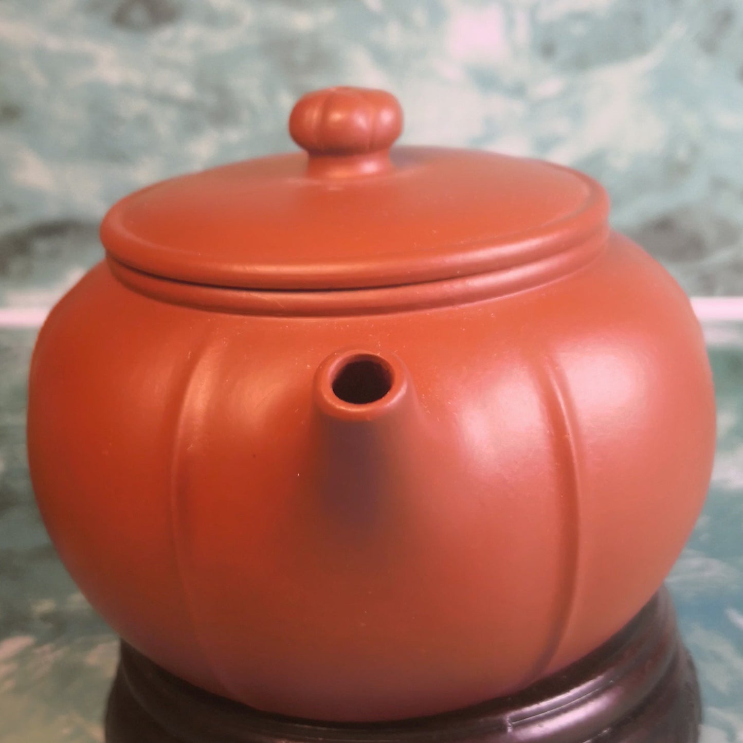 Zisha teapot Lotus Petals, handmade by artist Level 4, TANG Li-Jie 唐丽洁(L4-2019) 朱泥紫砂壶 “莲瓣”