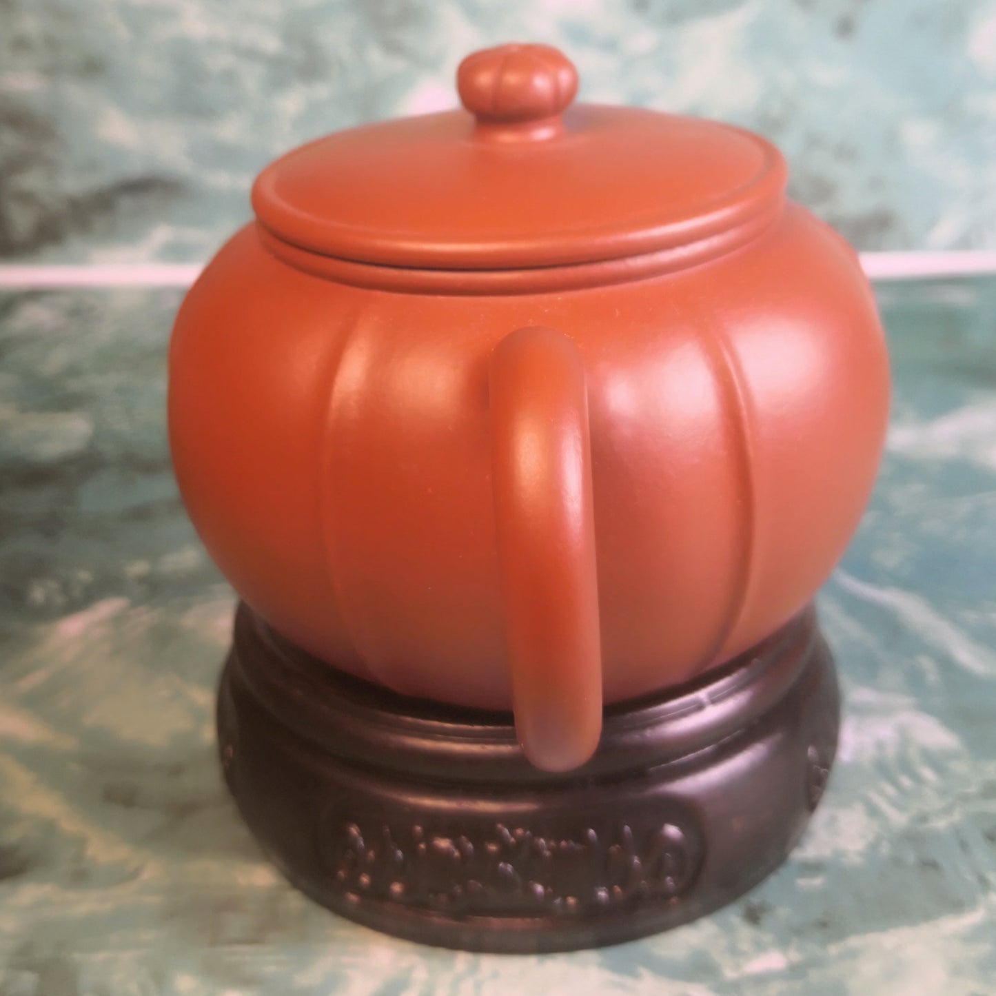 Zisha teapot Lotus Petals, handmade by artist Level 4, TANG Li-Jie 唐丽洁(L4-2019) 朱泥紫砂壶 “莲瓣”