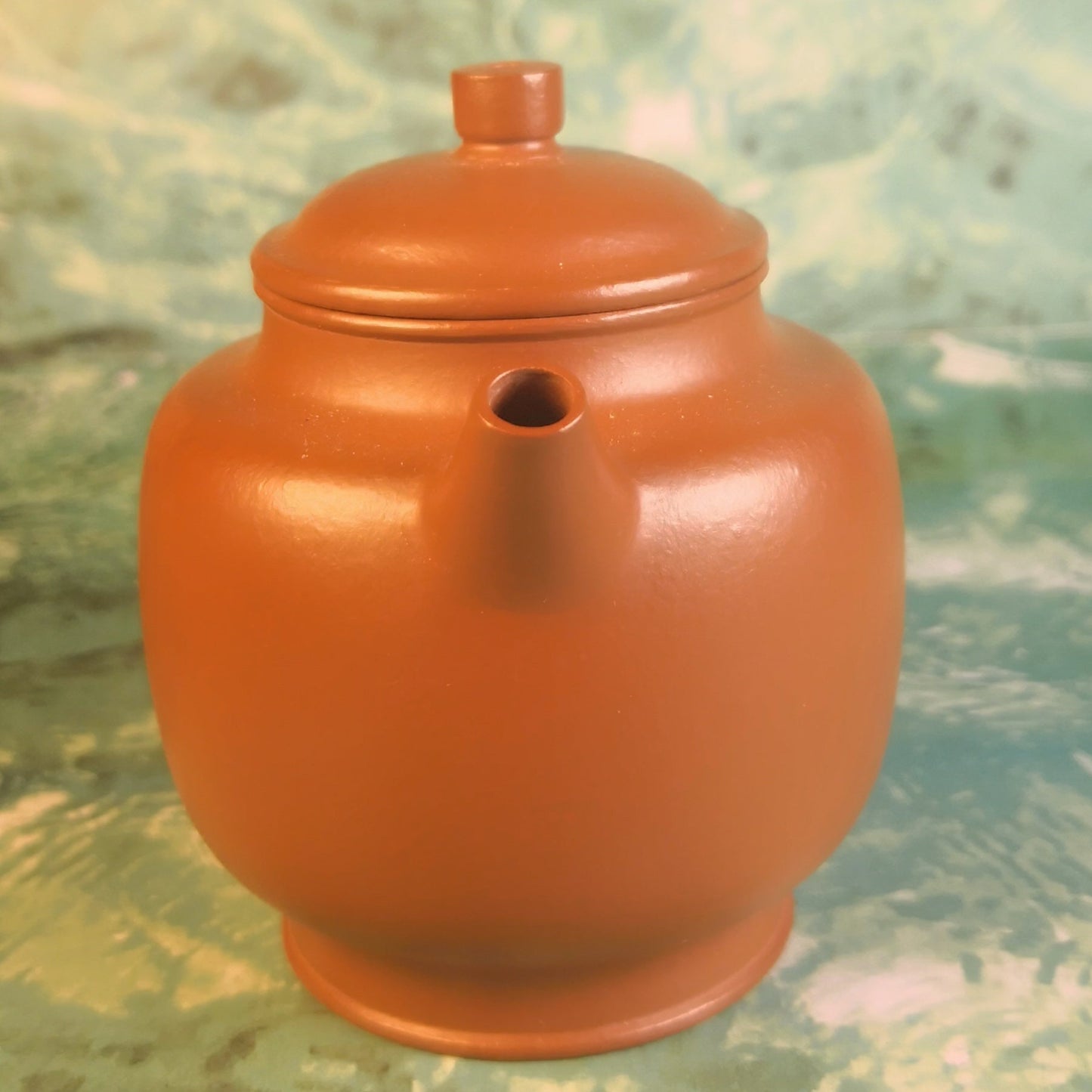 Zisha teapot Gong Deng, handmade by Artist Level 4 L4-2021) RAO Qing ZHU NI