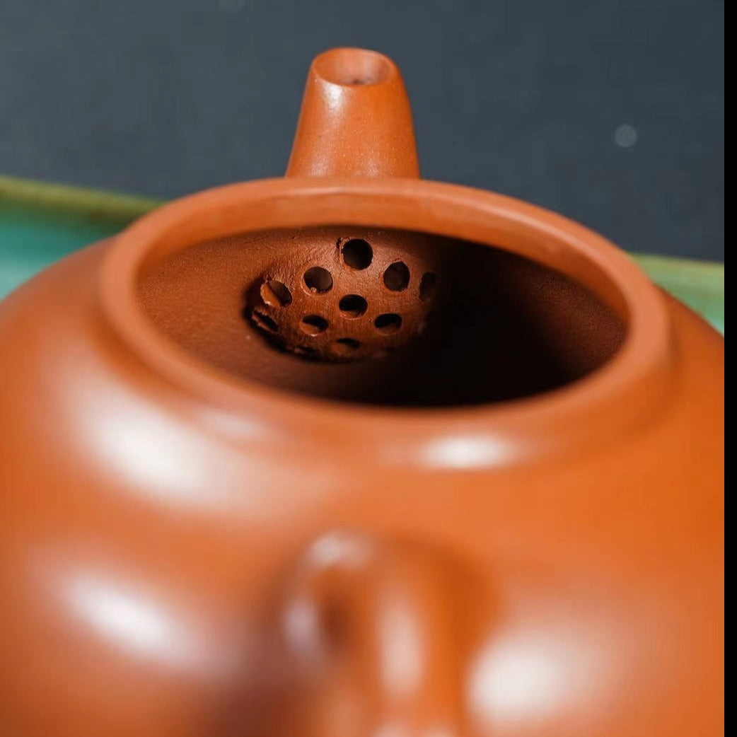 ZISHA TEAPOT FEI YUN, HANDMADE BY STUDIO CRAFTSMANSHIP MENG Lan  Zhu Ni