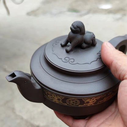 Zisha teapot Designed and supervised by Artist Level 1, FAN Wei-Qun (L1-2012) Zi Ni