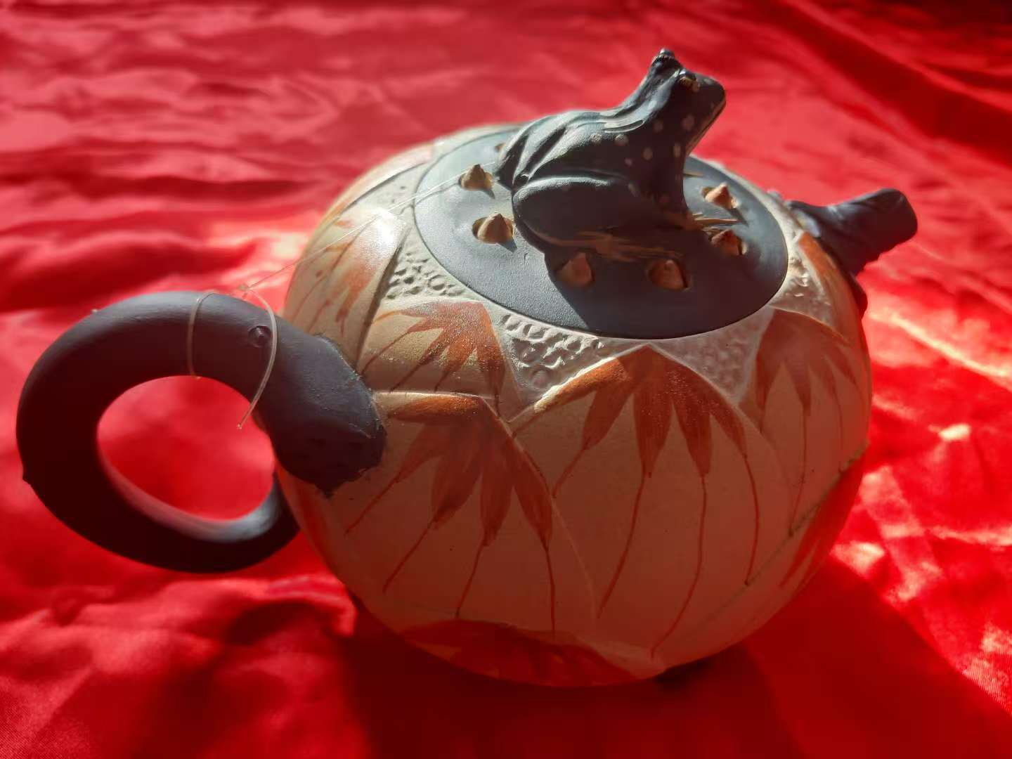 Zisha teapot by Level 1A Grandmasters, JIANG Rong 蒋蓉 紫砂加釉 荷花莲子青蛙壶