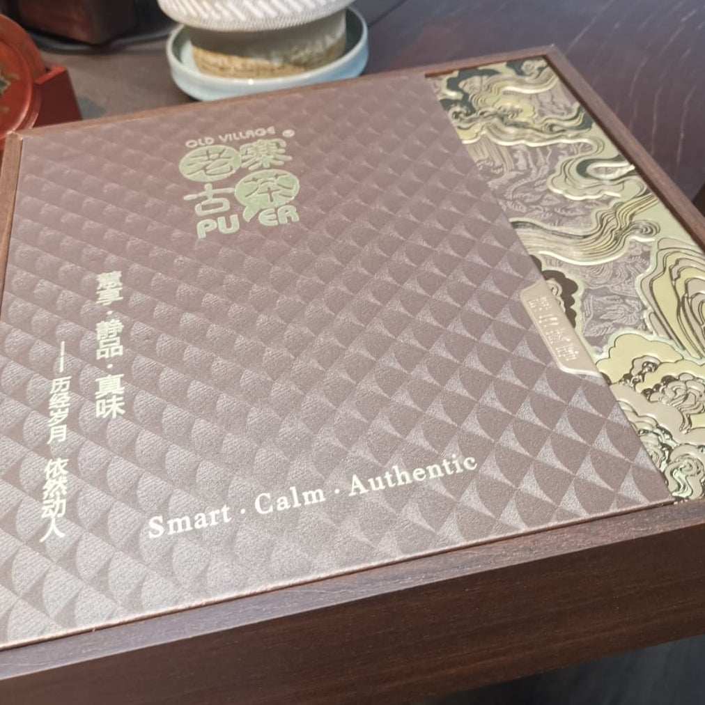 Tea Cake Gift Box with Tea Knife and Carrying Bag