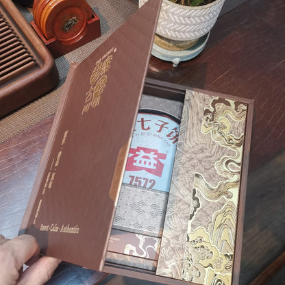 Tea Cake Gift Box with Tea Knife and Carrying Bag