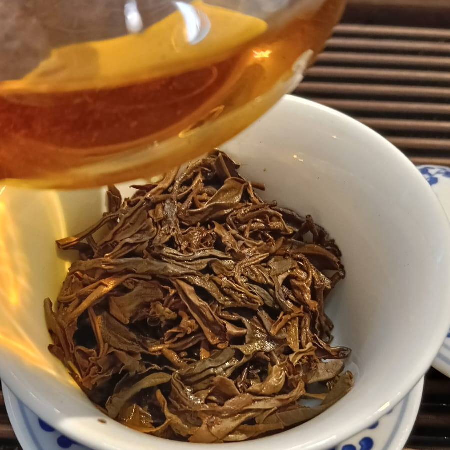 Yiwu – Dingjia Village Sheng PuEr 2014 from ancient trees by LZGC