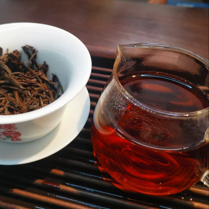 OVP Crimson Heritage™ Black Tea Gift Tin