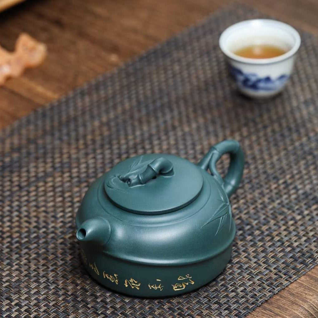 Zisha teapot Qu Zhu, handmade by artist Level 3, YANG Fei（L3-2021）Lv Ni