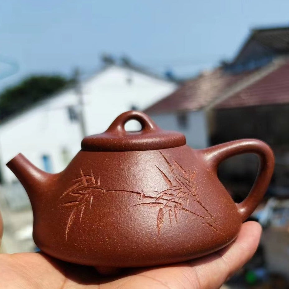Zisha teapot Jiang Po Ni, Zi Ye Shi Piao, handmade by Studio Craftsmanship LIU Hai-Xia, Jiang Po Ni