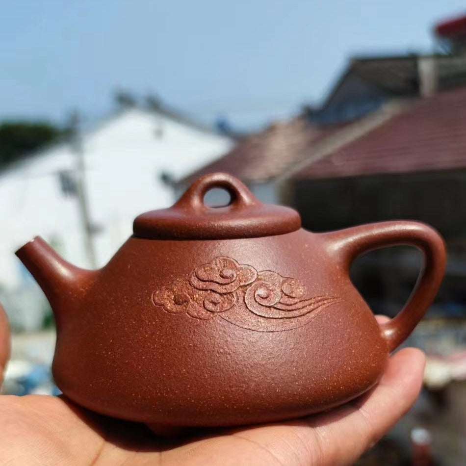 Zisha teapot Jiang Po Ni, Zi Ye Shi Piao, handmade by Studio Craftsmanship LIU Hai-Xia, Jiang Po Ni