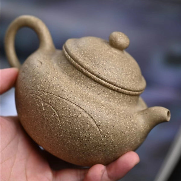 Zisha teapot by artist Level 3, YU Zhen 俞震（L3-2018）五彩段泥 DUAN NI “莲子”
