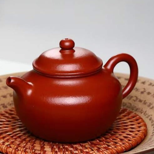 Zisha teapot by artist Level 4, ZHU Li-Ping 朱丽萍（L4-2015）赵庄 朱泥 莲子壶 160CC