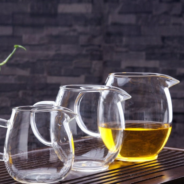 Borosilicate glass serving pitcher