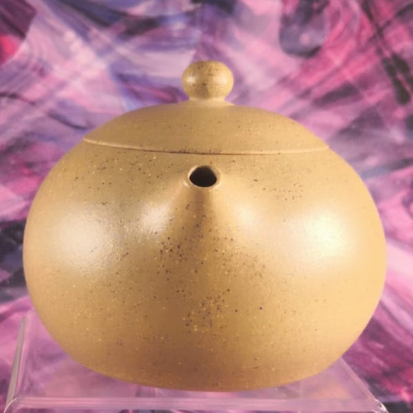 Zisha teapot by artist Level 4, CAO Bo 曹博 (L4-2014) 黄金段泥紫砂壶 “西施”